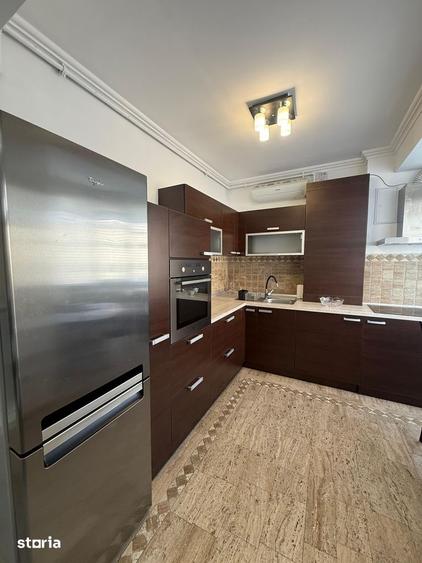 Apartament cu 3 camere semidecomandat în Bună Ziua
