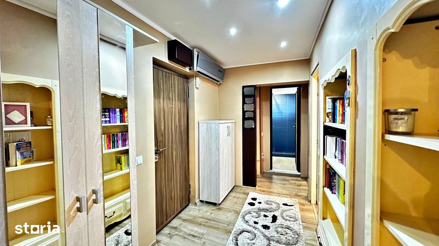 Apartament cu 3 camere decomandat în Far
