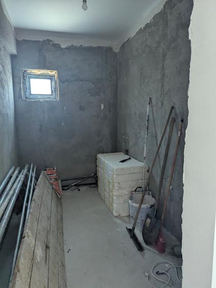 Casă individuală cu 4 camere cu Canalizare în Crevedia
