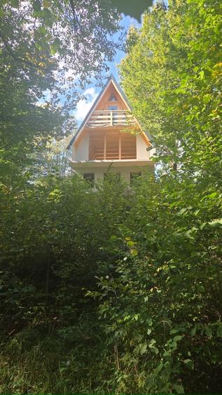 Casă individuală cu 2 camere cu Teren 1700 Mp în Chiuzbaia