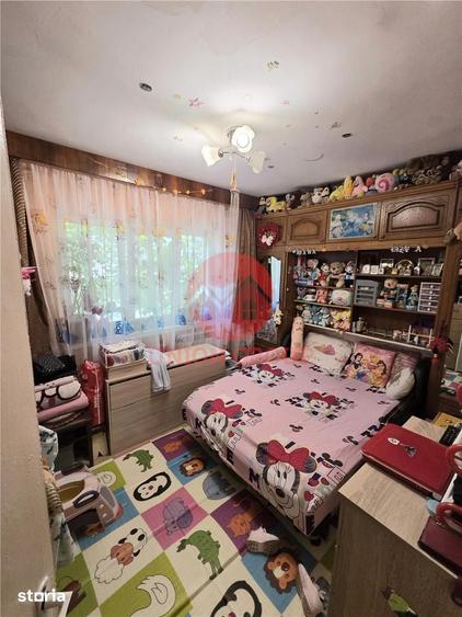 Apartament cu 3 camere decomandat în Est
