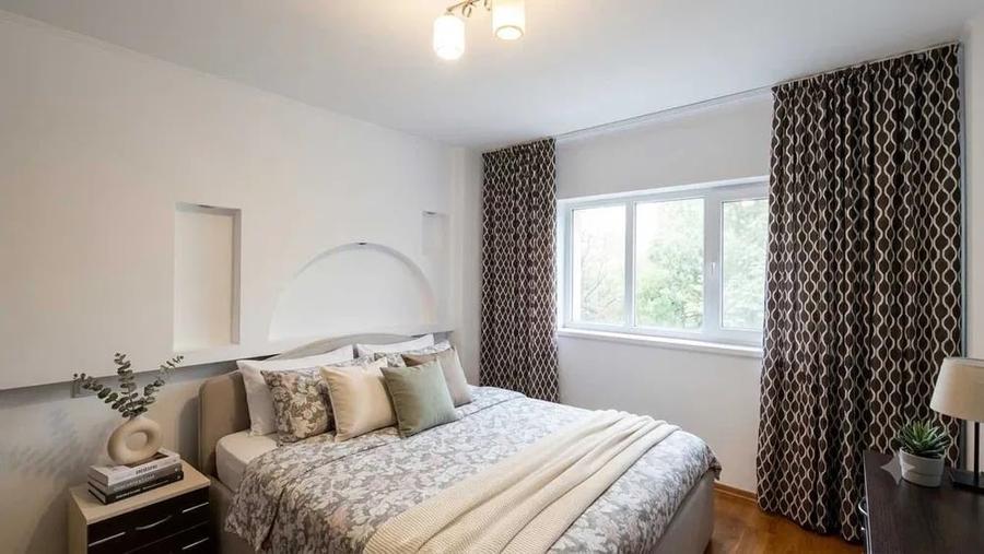 Apartament cu 4 camere decomandat în Berceni