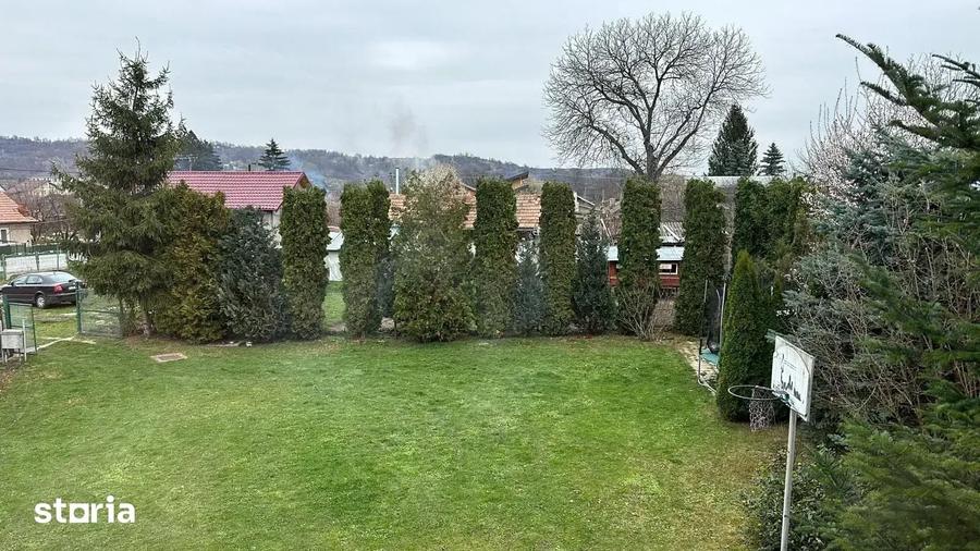 Casă cu 5 camere cu Teren 2000 Mp în Central