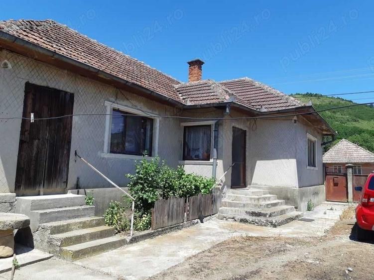 Casă cu 3 camere în Central