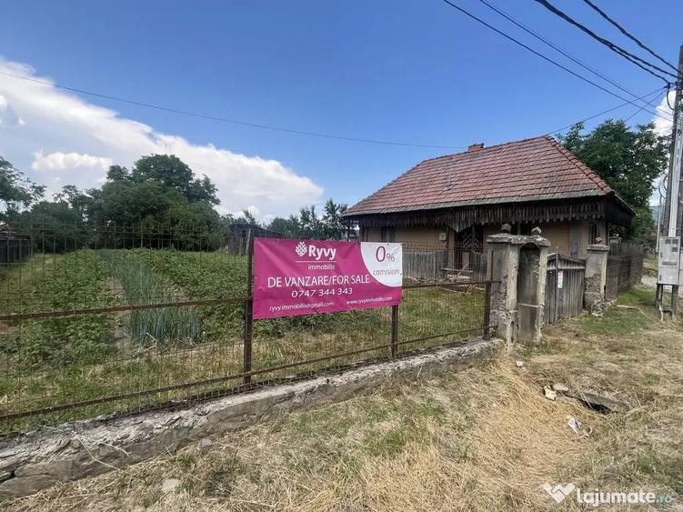 Casă cu 2 camere cu Teren 1424 Mp în Păpăuți