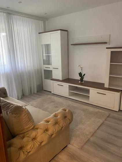 Apartament cu 3 camere decomandat în Berceni
