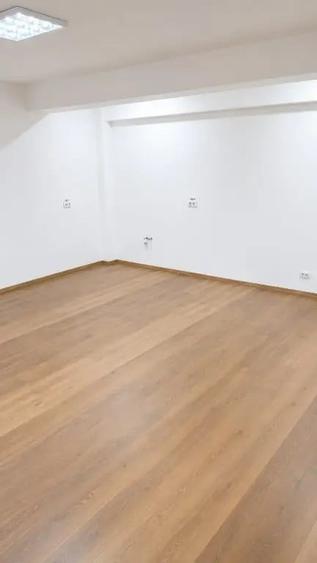Spațiu comercial, de 55 mp, în Central
