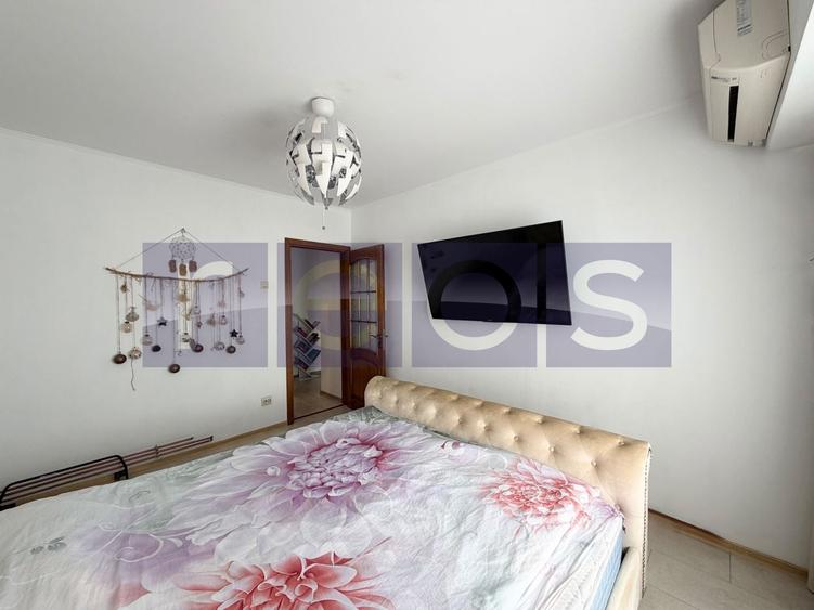 Apartament cu 3 camere decomandat, mobilat în P-ța Victoriei
