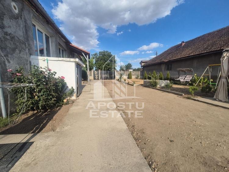 Casă individuală cu 4 camere cu Canalizare în Central