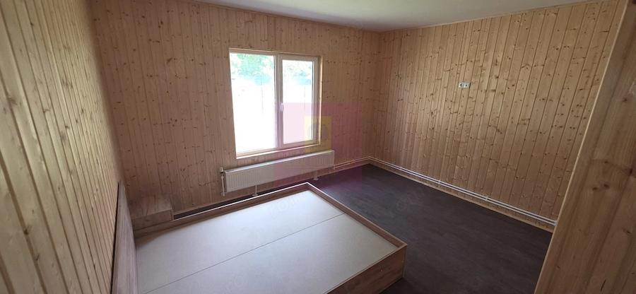 Casa de vanzare cu 4 camere in Brebu - 12