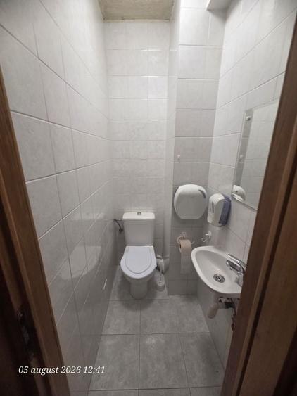 Casă individuală cu 12 camere cu Canalizare în Central