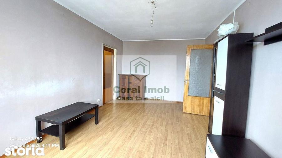 Apartament cu 2 camere semidecomandat în Tei