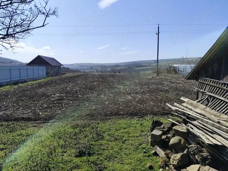 Casă cu 3 camere în Siret