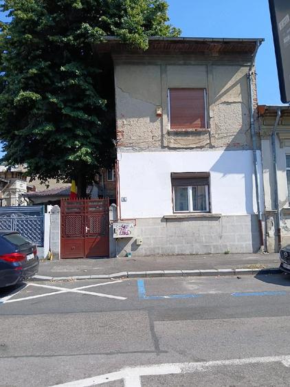 Casă cu Teren 100 Mp în Gara de Nord