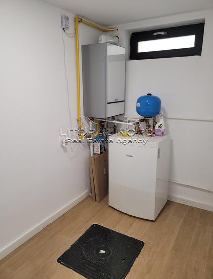 Casă individuală cu 6 camere cu Canalizare în Central