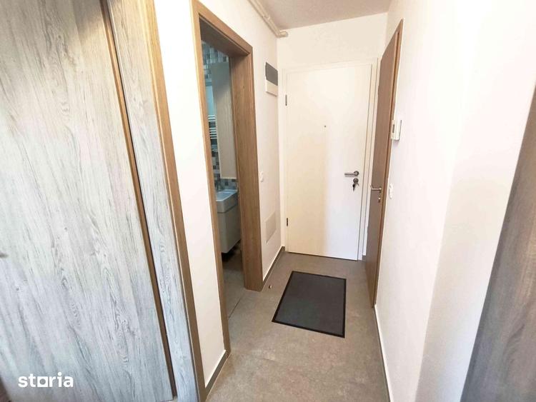 Apartament cu 2 camere decomandat în Tractorul