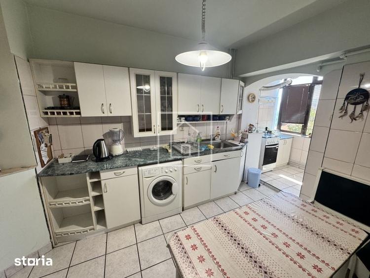 Apartament cu 4 camere decomandat în Turnișor