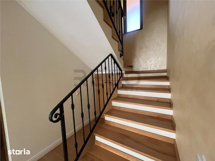 Casă cu 4 camere cu Teren 500 Mp în Central