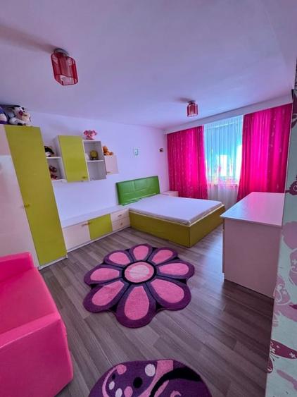 VEST- APARTAMENT 2 CAMERE DECOMANDAT  ,CENTRALA GAZ, ETAJ 2 - 2