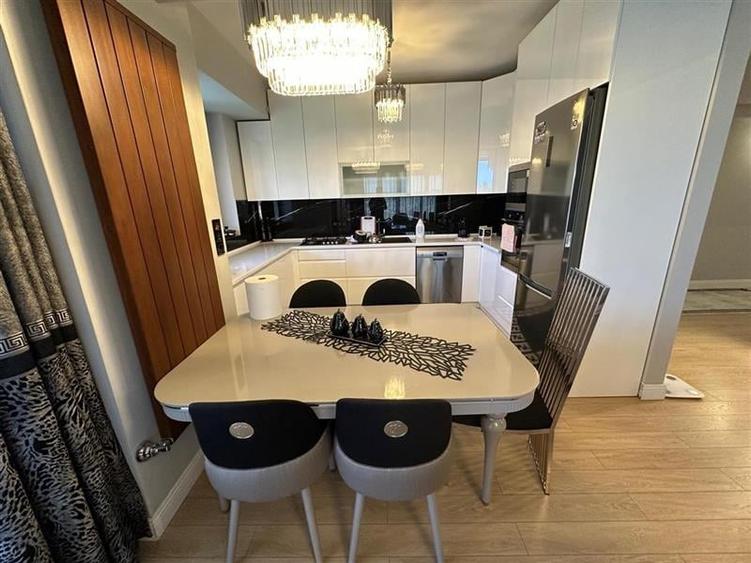 Apartament cu 3 camere decomandat, mobilat în Pipera