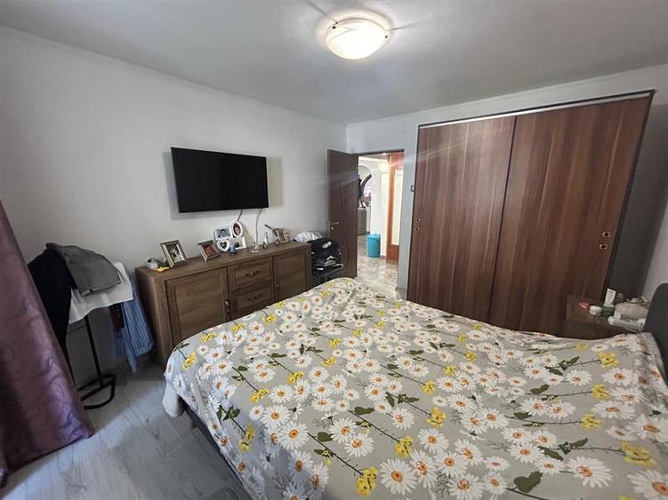 Apartament cu 3 camere decomandat în Brăilei