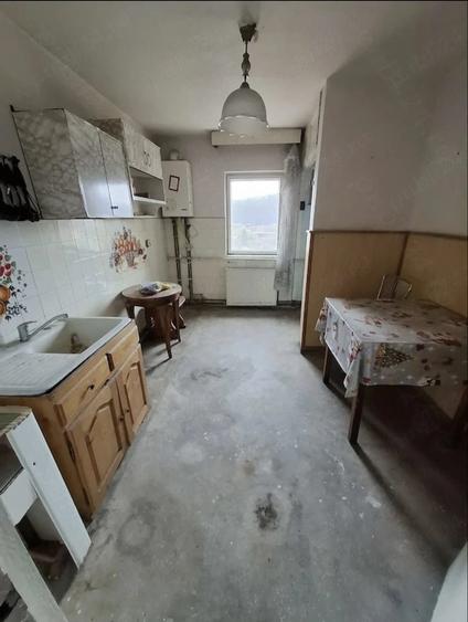 Apartament cu 4 camere decomandat în Luncă