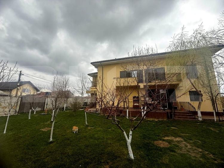 Casă individuală cu 4 camere cu Canalizare în Filiași