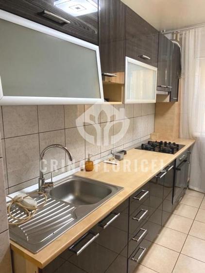 Apartament cu 2 camere decomandat, mobilat în Polonă