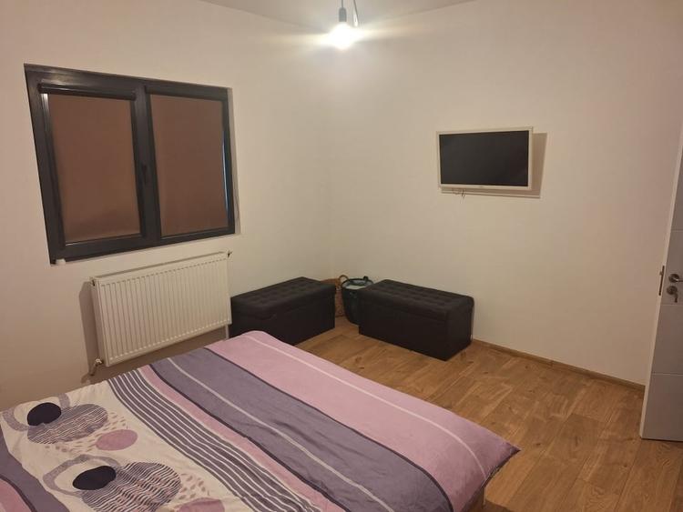 Casă individuală cu 6 camere cu Canalizare în Lumina
