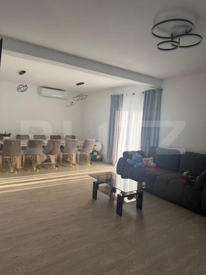 Casă individuală cu 3 camere cu Canalizare în Est