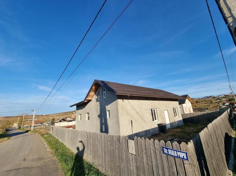 Casă cu 3 camere în Cornești