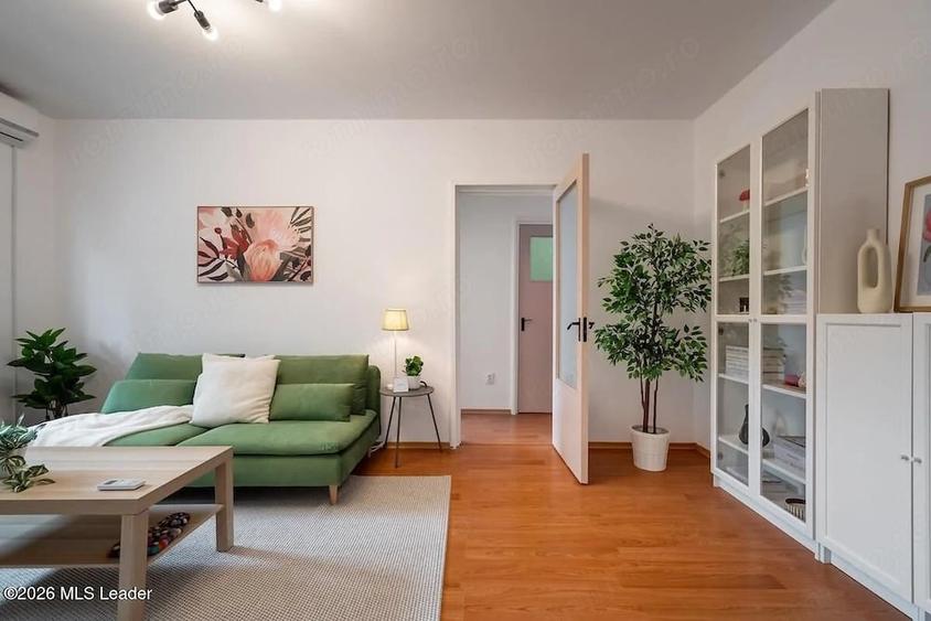 Apartament cu 4 camere semidecomandat în Drumul Taberei