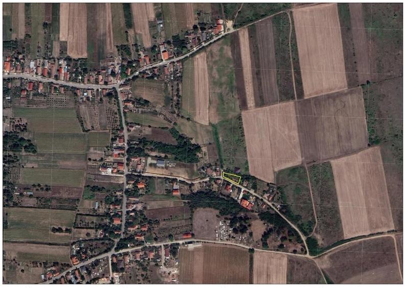 Teren intravilan de vanzare - 1