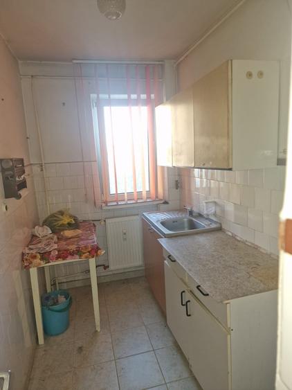Apartament cu 3 camere în Sud-Vest
