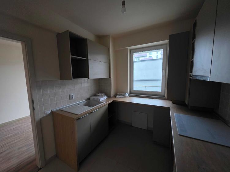 Apartament cu 2 camere nedecomandat în Între Lacuri