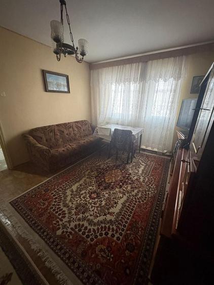 Apartament cu 3 camere semidecomandat în Lucăcești