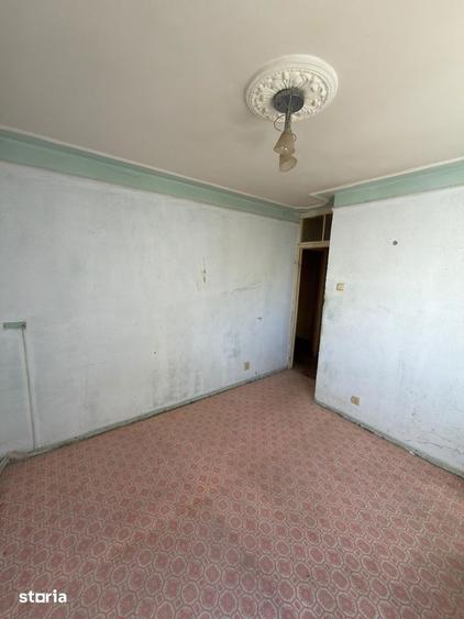 Apartament cu 2 camere decomandat în Nicolina