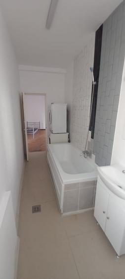 Apartament cu 4 camere semidecomandat în Centrul Istoric