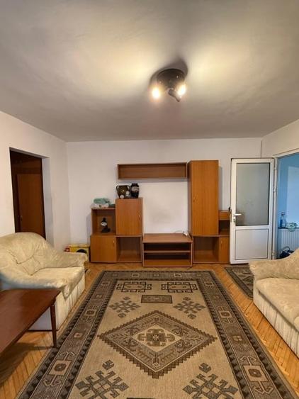 Apartament cu 2 camere semidecomandat în Micro 16