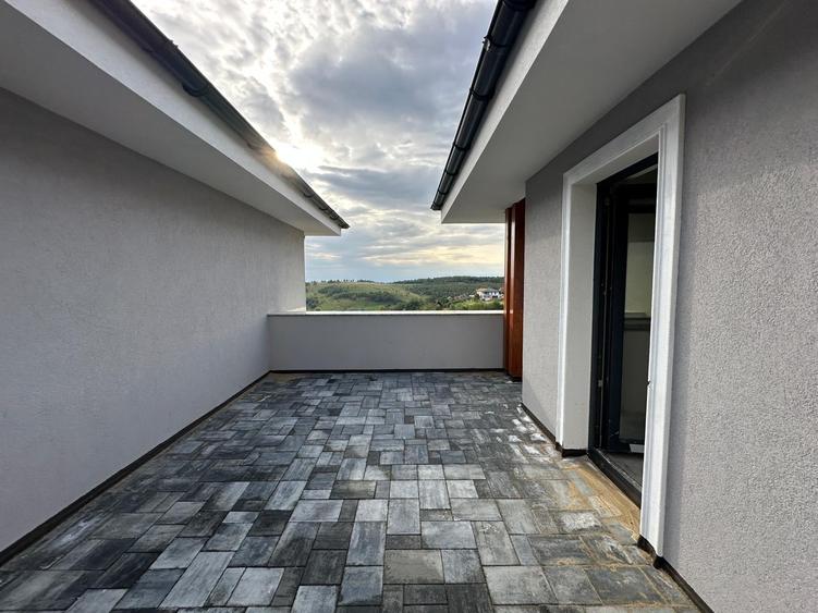 Duplex cu 4 camere cu Canalizare în Feleacu