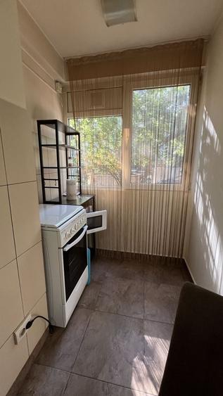 Apartament cu 2 camere semidecomandat, mobilat în Crângași
