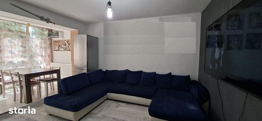 Apartament cu 3 camere în Micro 17