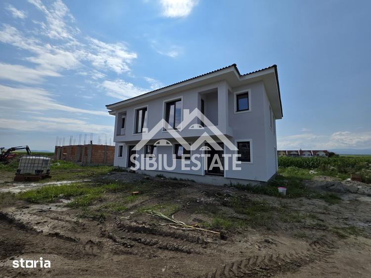 Casă cu 4 camere cu Teren 230 Mp în Central
