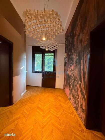 Apartament cu 4 camere în Primăverii