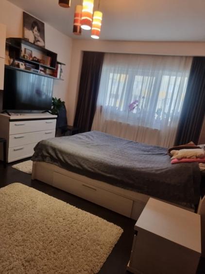 Apartament cu 2 camere decomandat, mobilat în Sud