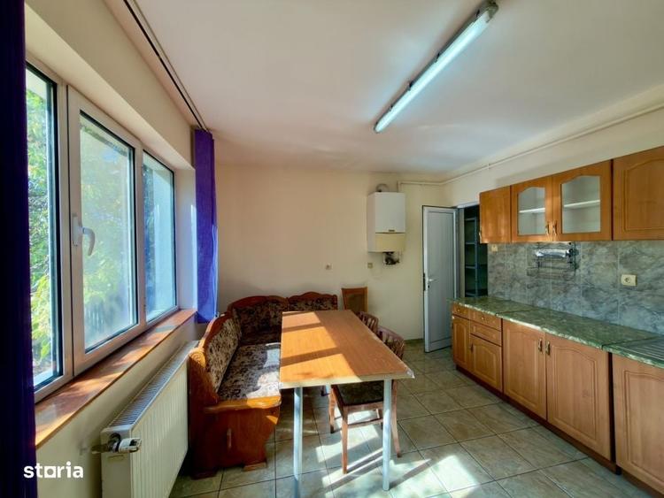 Casă cu 4 camere în Între Lacuri