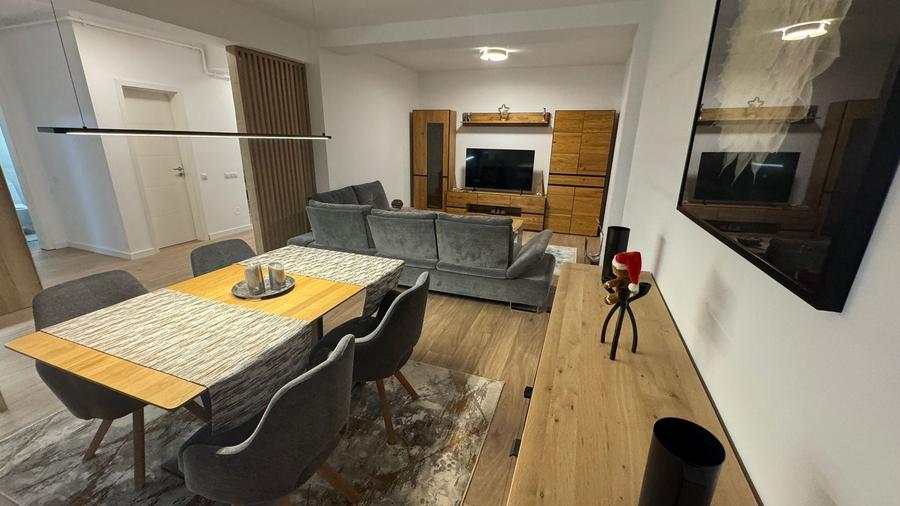 Apartament cu 2 camere decomandat, mobilat în Central