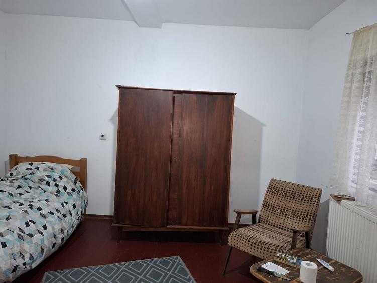 Casă individuală cu 12 camere cu Canalizare în Unirii