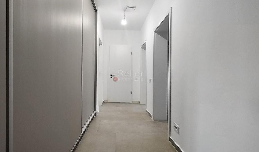 Casă individuală cu 4 camere cu Canalizare în Cristian