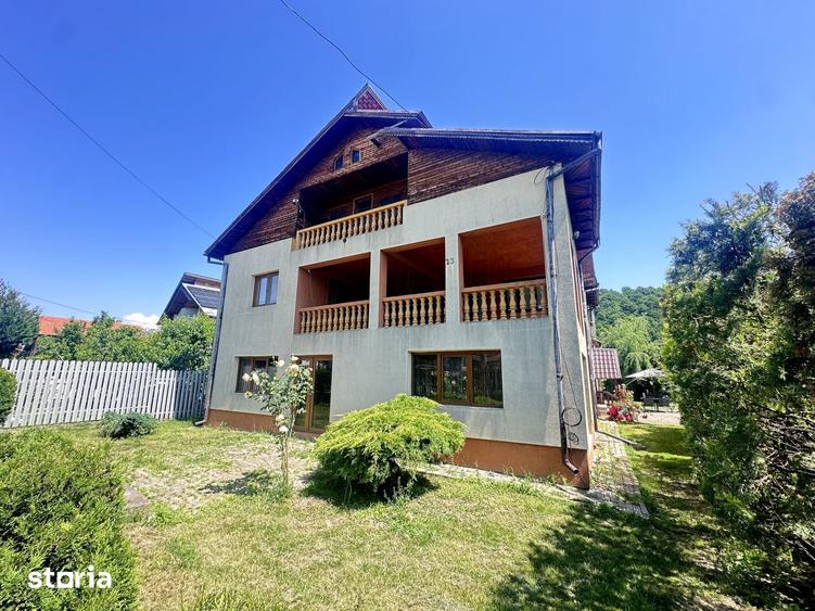 Casă cu 10 camere cu Teren 5164 Mp în Malu cu Flori